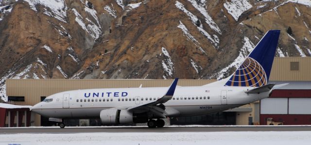 Boeing 737-700 (N14704)
