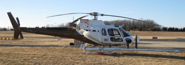 Eurocopter AS-350 AStar (C-GFUG) - Being used to reveal mineral deposits in Franklin County, MO, USA. Note stinger.