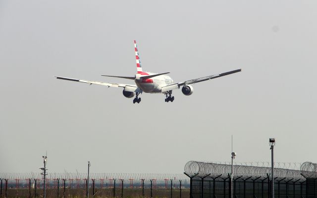 Boeing 777-200 (N774AN)