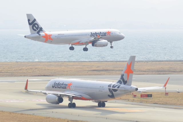 Airbus A320 (JA03JJ) - We now have each other Jetstar.