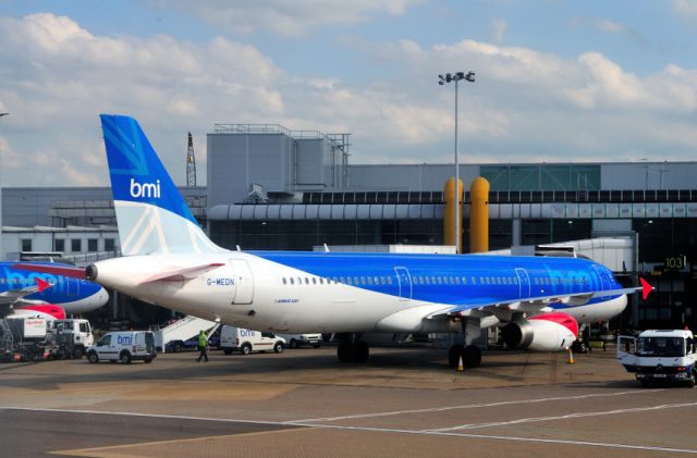 Airbus A321 (G-MEDN) - 2008
