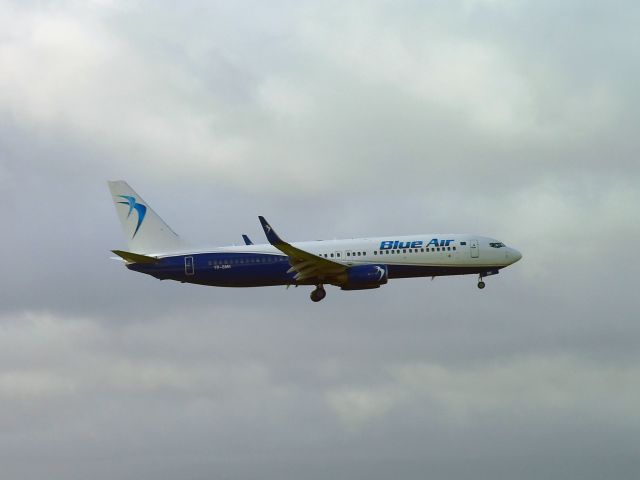 Boeing 737-800 (YR-BMK) - Blue Air Boeing 737-82R(WL) YR-BMK in Dublin 