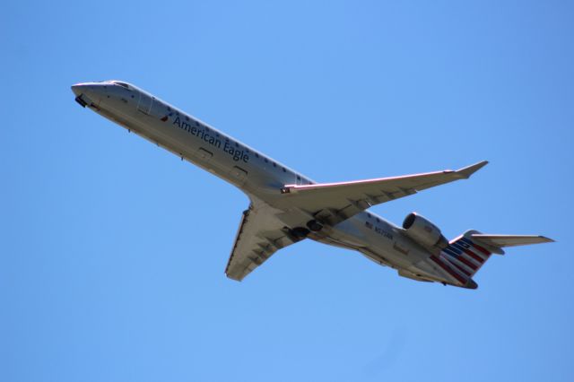Canadair Regional Jet CRJ-900 (N575NN) - Plane Type: 2015 Bombardier INC CL-600-2D24br /Route: CLT-BNAbr /Airline: American Airlinesbr /Livery:br /Registration: N575NNbr /Owned By: American Airlines INCbr /Runway: 36C