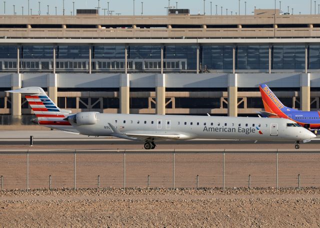 Canadair Regional Jet CRJ-900 (N907FJ)