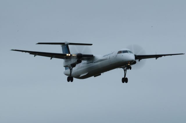 de Havilland Dash 8-400 — - Landed at Toronto Pearson Airport at 12:48:52 EDT on 20220905.