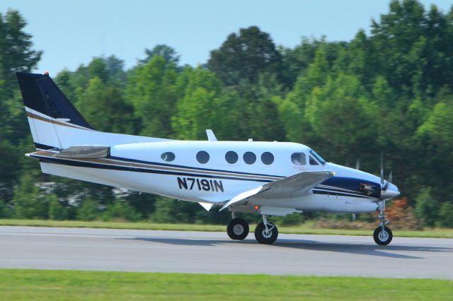 Beechcraft King Air 90 (N7191N)