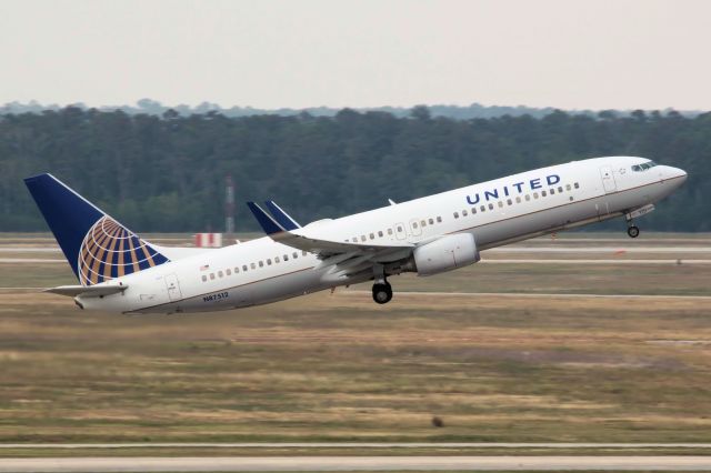 Boeing 737-800 (N87512) - Taken On 06-09-2011