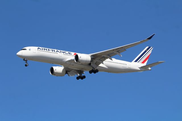 Airbus A350-900 (F-HTYO)