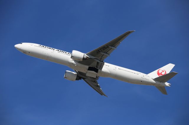 BOEING 777-300ER (JA735J)