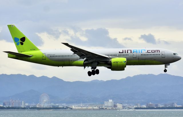 Boeing 777-200 (HL7743)