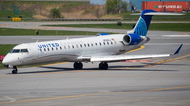 Canadair Regional Jet CRJ-700 (N554GJ)