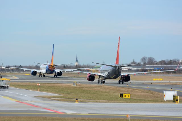 Boeing 737-800 (G-JZHB)