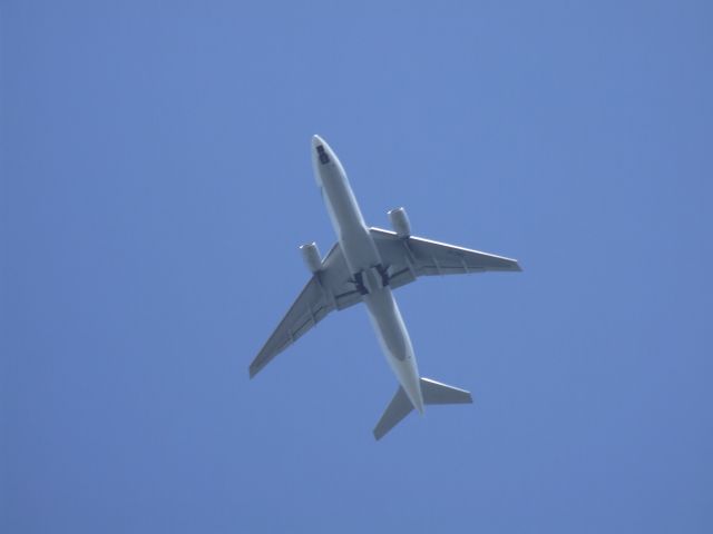 Boeing 777-200 (ZK-OKD) - NZ80 at 4,300 feet near One Tree Hill on 7/10/2013, 13nm and 6 minutes from landing, with a 150⁰ turn to negotiate before final approach.