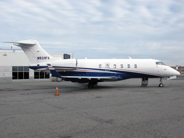 Bombardier Challenger 300 (N521FX)