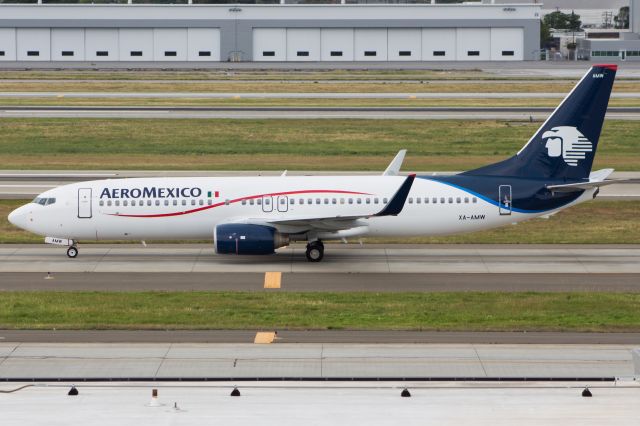 Boeing 737-800 (XA-AMW)