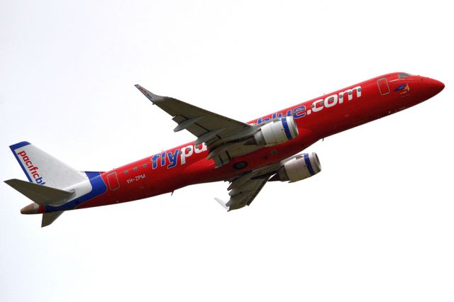 Embraer ERJ-190 (VH-ZPM) - Getting airborne off runway 23. Friday 5th October 2012.