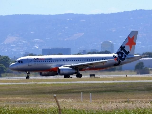 Airbus A320 (VH-VQI)