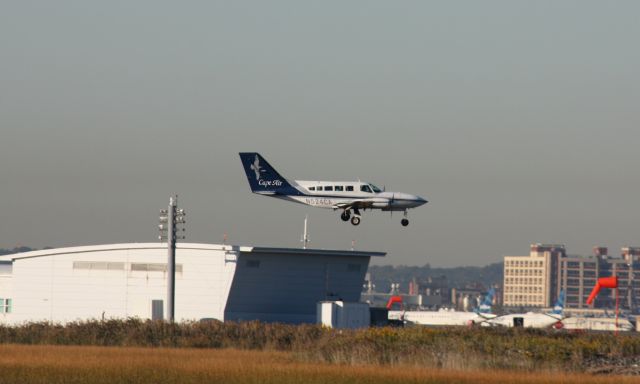 Cessna 402 (N524CA) - 33R Landing