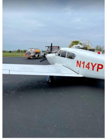 Piper PA-24 Comanche (N14YP)