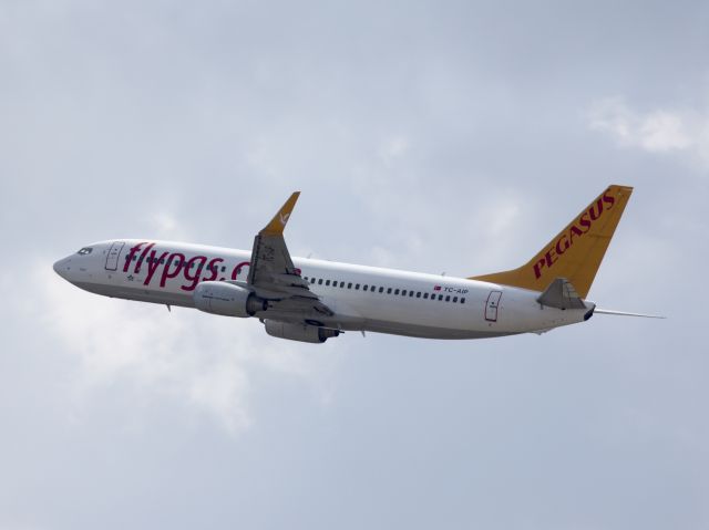 Boeing 737-800 (TC-AIP) - Take off runway 06 at Sabiha Gökçen airport, Istanbul, Turkey | 15 SEP 2014.