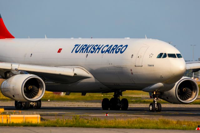 Airbus A330-200 (TC-JDS)