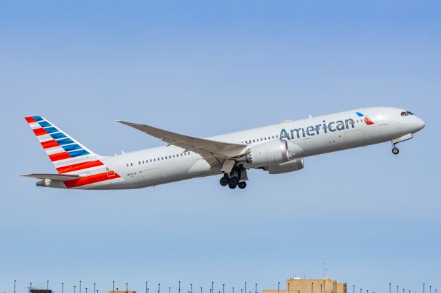 Boeing 787-9 Dreamliner (N831AA) - An American Airlines 787-9 taking off from PHX on 2/3/23. Taken with a Canon R7 and Tamron 70-200 G2 lens.