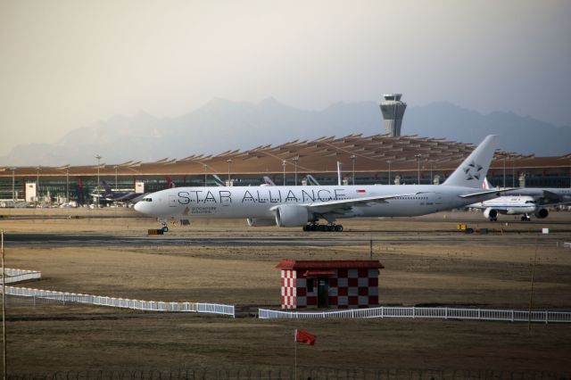BOEING 777-300ER (9V-SWM)