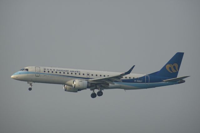 Embraer ERJ-190 (B-16827)