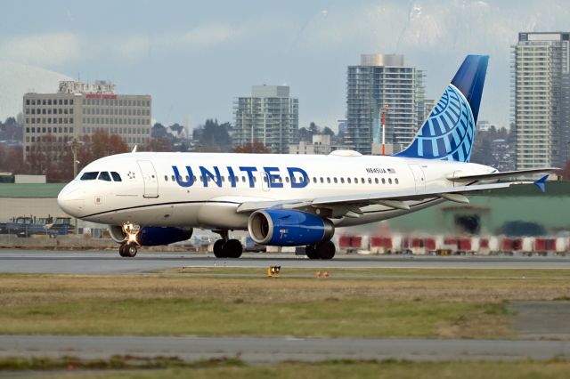 Airbus A319 (N845UA)