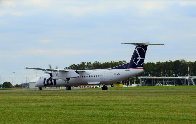 de Havilland Dash 8-400 (OY-YBY) - EPLB