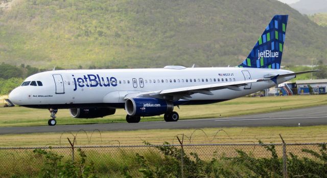 Airbus A320 (N537JT)