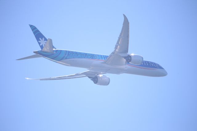 Boeing 787-9 Dreamliner (F-OMUA)