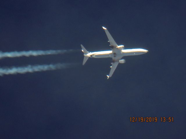 Boeing 737-900 (N409AS)