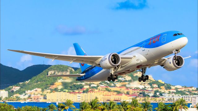 Boeing 787-8 (PH-TFM) - TUI departing TNCM St Maarten on 21-08-2016