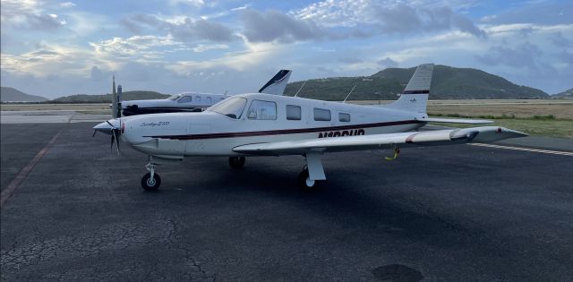 Piper Saratoga (N196HP)