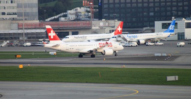 Airbus A220-100 (HB-JBC)