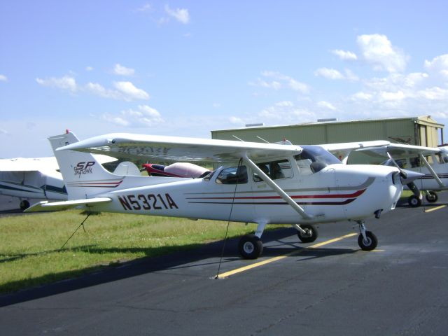 Cessna Skyhawk (N5321A)