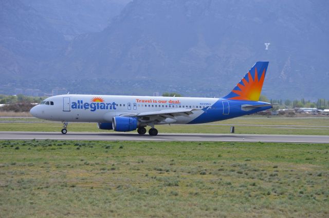 Airbus A320 (N229NV) - AAY132 arriving on 31 from Phoenix-Mesa (KIWA/IWA). Only the third time that Allegiants brought the A320 out to Provo on a scheduled flight.