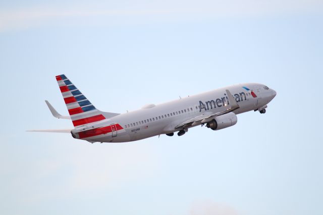 Boeing 737-800 (N804NN)