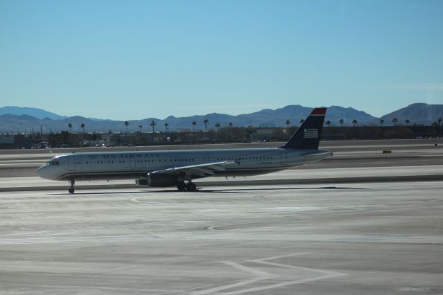 Airbus A321 (N552UW)