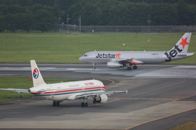 Airbus A320 (B-6802)