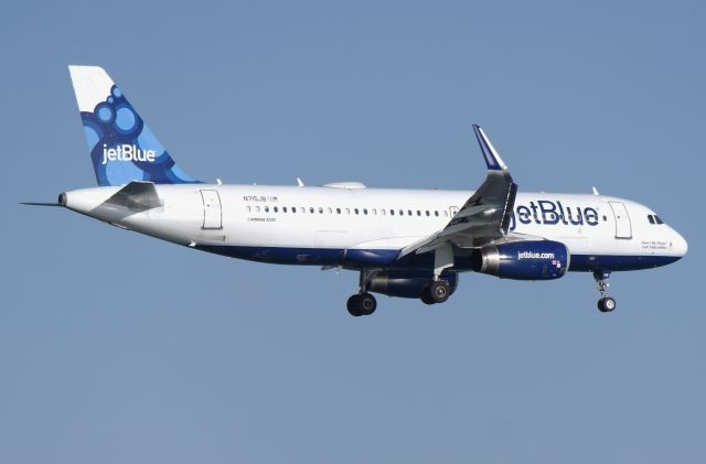 Airbus A320 (N715JB) - SHARKLETS!!