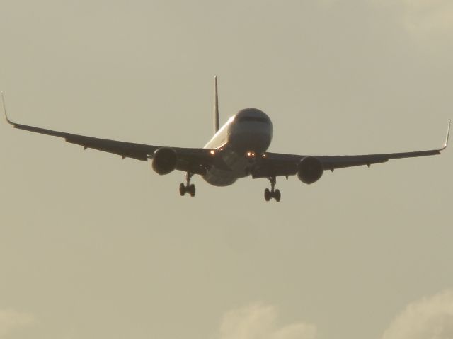 BOEING 767-300 (CC-CZT)