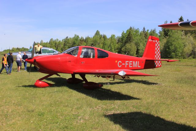 de Havilland Dash 8-100 (C-FEML) - Van'S RV-10 RVA Aéroport du lac à la Tortue QC. CSL3 08-06-2018