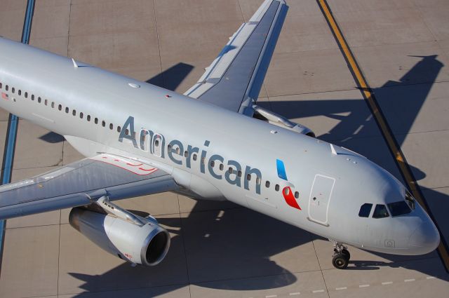 Airbus A320 (N660AW) - T4 Garage shot