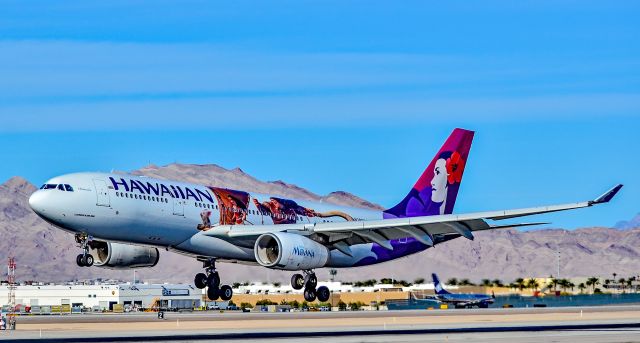 Airbus A330-200 (N392HA) - N392HA Hawaiian Airlines 2013 Airbus A330-243 - cn 1404 "Hikianalia" - Hawaiian Airlines Disney Movie "Moana" Livery ...br /br /Las Vegas - McCarran International Airport (LAS / KLAS)br /USA - Nevada March 24, 2017br /Photo: Tomás Del Coro