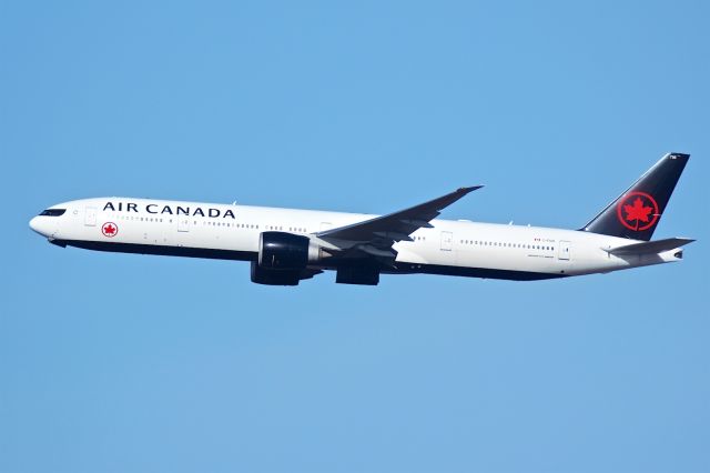 BOEING 777-300ER (C-FIUV)
