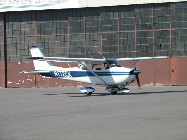 Cessna Skyhawk (N172CK) - Taxiing out to head home.