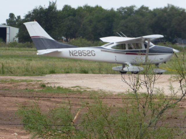 Cessna Skylane (N2852G)