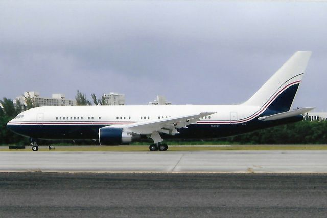 BOEING 767-200 (N2767)